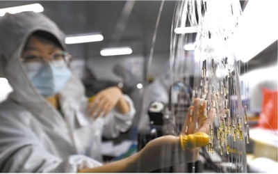 開辟發(fā)展新領域新賽道 光電子器件制造與銷售的戰(zhàn)略機遇與挑戰(zhàn)